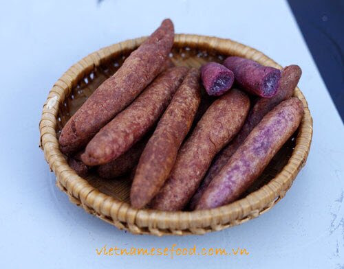 fried-crispy-purple-yam-cake-recipe-banh-khoai-mo-chien-gion