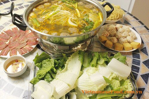 beef-balls-hot-pot-with-satay-recipe-lau-bo-vien-sa-te