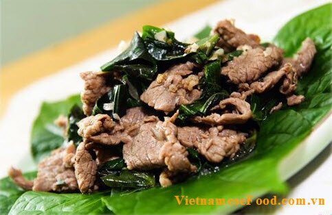 fried-pork-with-lotot-leave-recipe-thit-heo-xao-la-lot