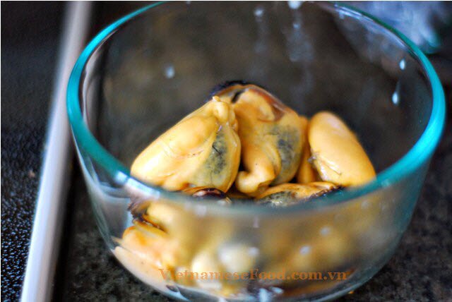 www.vietnamesefood.com.vn/mussel-rice-recipe-com-hen