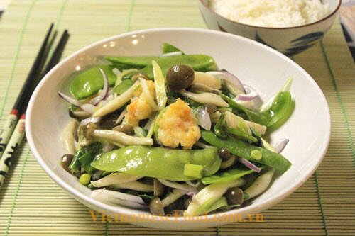 fried-shrimp-with-mushroom-and-peas