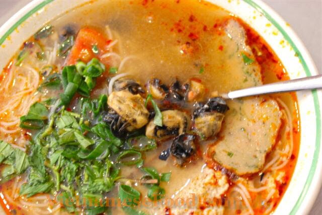 www.vietnamesefood.com.vn/snail-vermicelli-soup-recipe-bun-oc