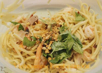 www.vietnamesefood.com.vn/bamboo-shoot-salad-with-shrimps-and-pork-recipe-goi-mang-tuoi