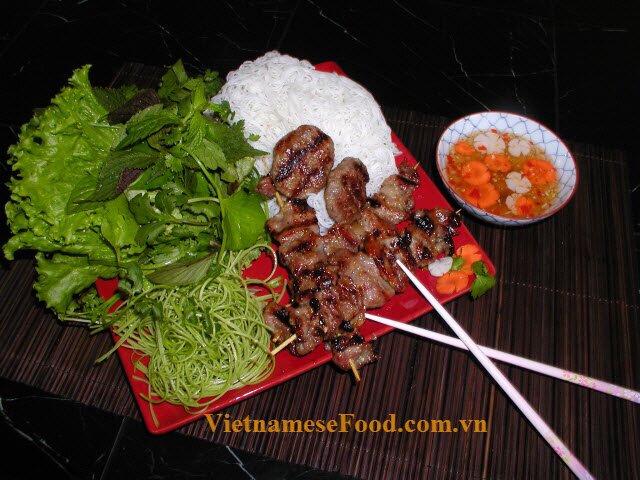 www.vietnamesefood.com.vn/vietnamese-grilled-pork-with-noodle-recipe-bun-cha