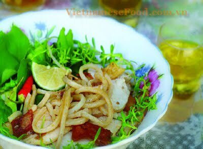 www.vietnamesefood.com.vn/cao-lau-noodle-hoi-an