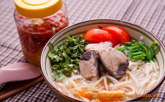 tuna-with-vermicelli-soup-bun-ca-ngu