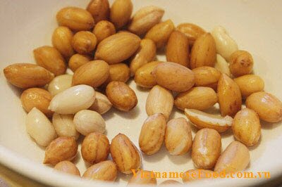 braised-young-anchovy-with-peanut-recipe-ca-com-sua-kho-lac