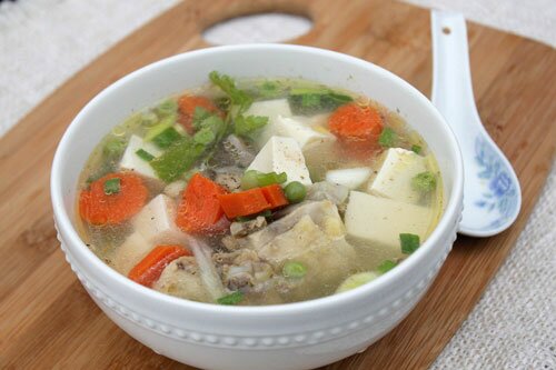 chicken-soup-with-tofu-and-vegetables-recipe-canh-ga-dau-hu-voi-rau-cu