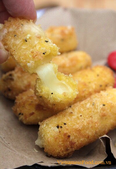 fried-cheese-sticks-recipe-pho-mai-que