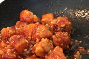 fried-shrimps-with-sweet-and-sour-sauce-recipe-tom-ran-sot-chua-ngot