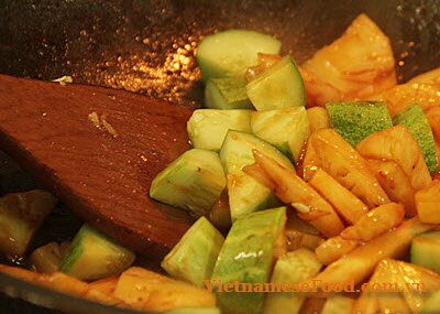 fried-tofu-with-vegetable-and-beef-recipe-dau-hu-xao-rau-voi-thit-bo