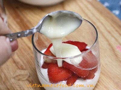 mixture-strawberry-with-fresh-cream-recipe-kem-tuoi-tron-dau-tay