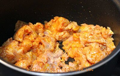 stewed-white-radish-with-shrimp-and-pork-recipe-cu-cai-om-tom-thit