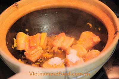 Braised Snakehead Fish with Pineapple Recipe (Cá Lóc Kho Dứa)