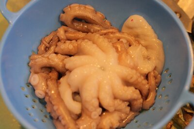 Steamed Baby Octopus with Ginger and Onion Recipe (Bạch Tuộc Hấp Hành Gừng)