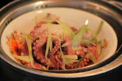 Steamed Baby Octopus with Ginger and Onion Recipe (Bạch Tuộc Hấp Hành Gừng)