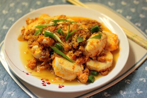 Stewed Baby Tofu with Prawns Recipe (Đậu Hũ Non Om Tôm)