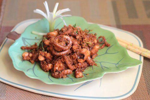 Stir Fried Octopus with Lemongrass and Chili Recipe (Bạch Tuột Xào Sả Ớt)