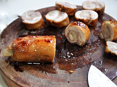 Grilled Rolled Chicken with Poireau Onion Recipe (Gà Nướng Cuộn Hành Barô)