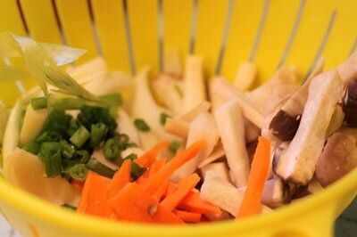 Stir fried Squid with Mushroom Recipe (Mực Xào Nấm)