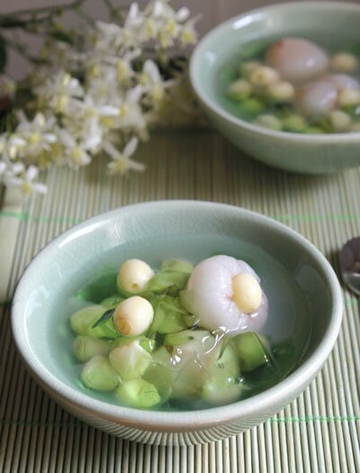 Lotus Seed Sweet Soup with Lychee (Chè Vải Hạt Sen)