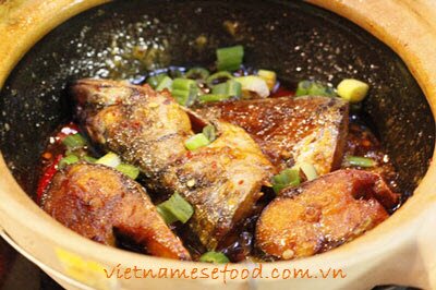 braised-fish-with-sour-and-spicy-sauce-recipe-ca-kho-chua-cay