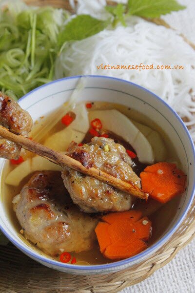 grilled-pork-balls-with-vermicelli-recipe-bun-cha-nuong