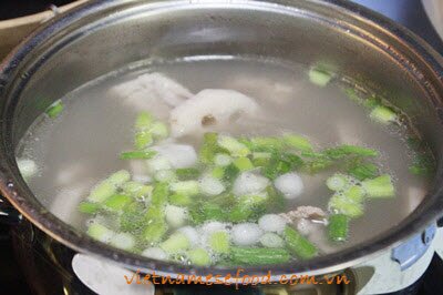 Pork Chop Soup with Lotus Bulb Recipe (Canh Sườn Non Nấu Củ Sen)