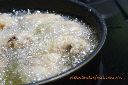 Fried Chicken Wings with Garlic Recipe (Cánh Gà Chiên Tỏi)