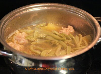 Pork Balls Soup with King Water Spinach (Canh Thịt Viên với Rau Tiến Vua)