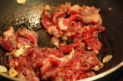 Stir-fried Beef with Scallop and Asparagus (Bò Xào Sò Điệp với Măng Tây)