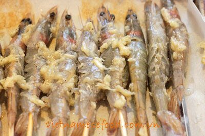 Grilled Silver Shrimps with Butter and Garlic Recipe (Tôm Nướng Bơ Tỏi)