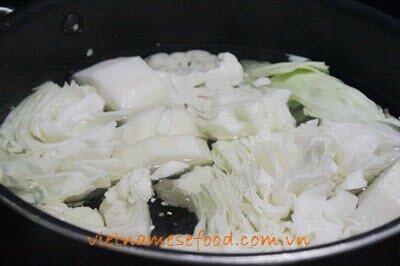 Vegetarian Quảng Noodle Soup Recipe (Mì Quảng Chay)