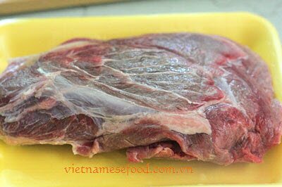 Boiled Beef Thigh with Ginger and Lemongrass (Bắp Bò Luộc Gừng Xả)