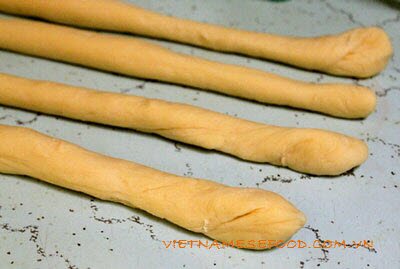 cone-bread-with-custard-filling-recipe-banh-mi-oc-que-nhan-kem