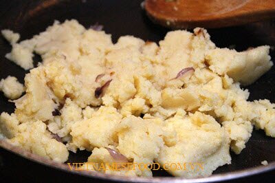 cassava-cake-with-mung-bean-filling-recipe-banh-cu-san-va-dau-xanh