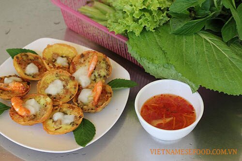vietnamese-mini-savory-pancakes-recipe-banh-khot