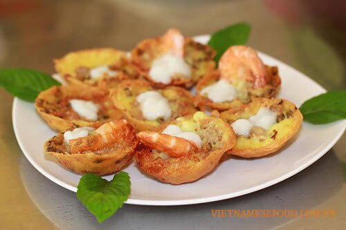 vietnamese-mini-savory-pancakes-recipe-banh-khot