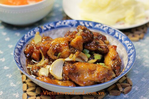 Braised Chicken Wings with Red Vinegar Recipe (Cánh Gà Rim Giấm Đỏ)