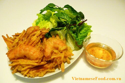 fried-sweet-potato-with-shrimp-cake-recipe-banh-tom-khoai-lang