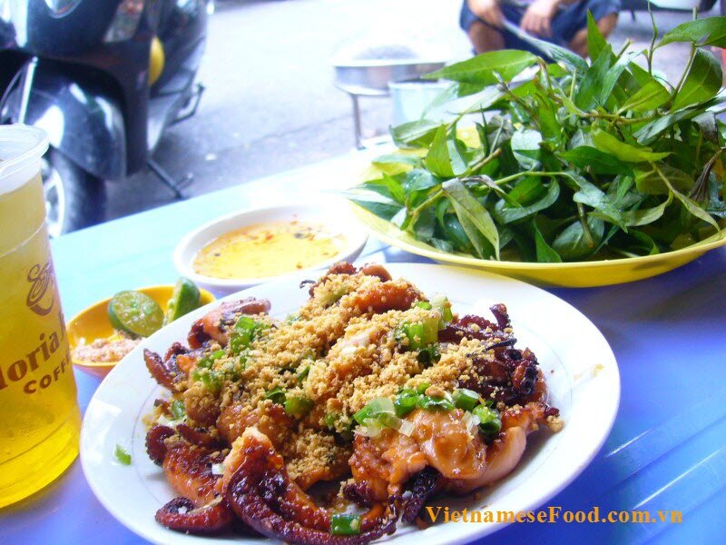 grilled-octopus-with-satay-bach-tuoc-nuong-sa-te