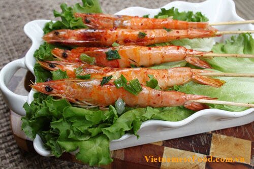 grilled-shrimps-with-salt-and-chili-sauce-recipe-tom-nuong-muoi-ot