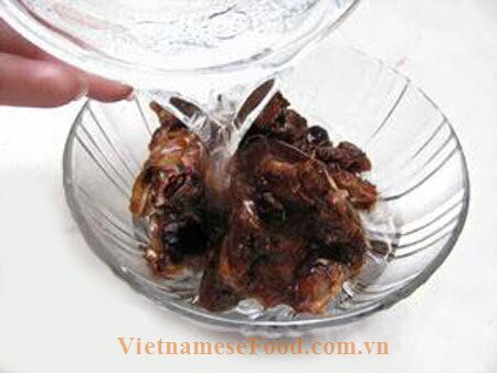 vietnamesefood.com.vn/fried-balut-with-tamarind-sauce-recipe