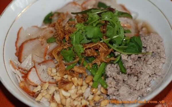 vietnamese-mixed-pho-noodle-pho-tron