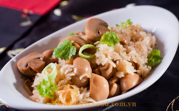 mushroom-sticky-rice-recipe-xoi-nam