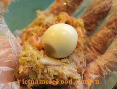 fried-mixed-shrimp-pork-and-green-rice-flakes-with-quail-eggs