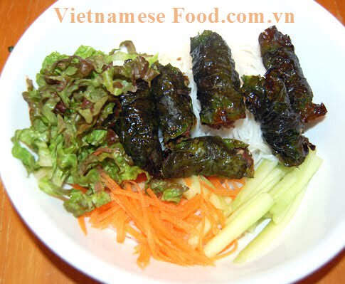 vietnamesefood.com.vn/betel-leaf-wrapped-beef-recipe-bo-nuong-la-lot